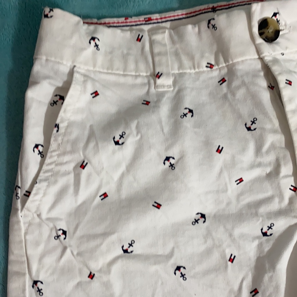 Tommy Hilfiger white shorts with nautical theme